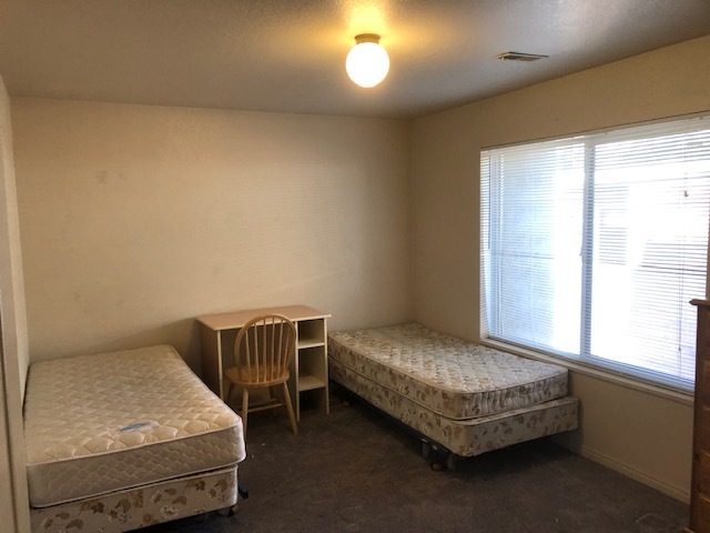 Large Shared Room With Bath - 151 E 300 N