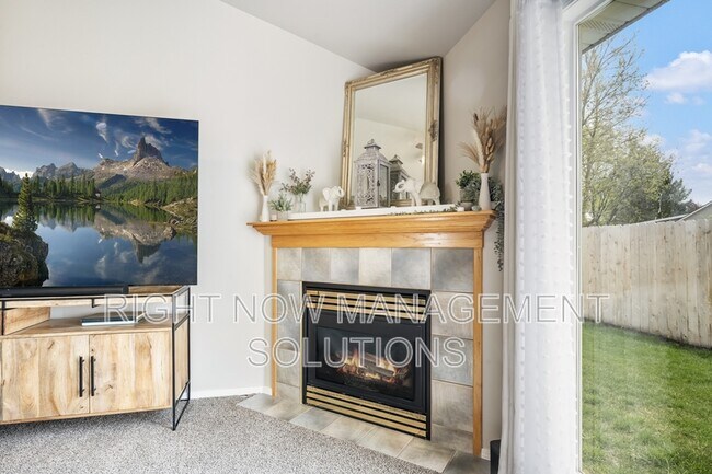 Building Photo - 10563 W Stonecrop Dr