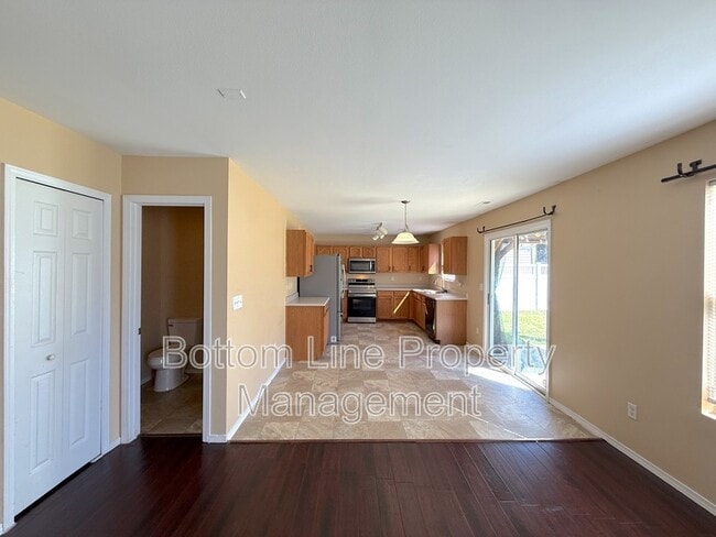Building Photo - 8125 Rosberg Ln