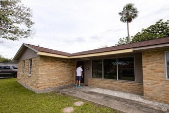 Building Photo - 4609 Totton Dr