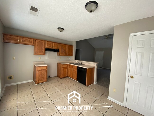 Building Photo - 5950 Chadwell Rd