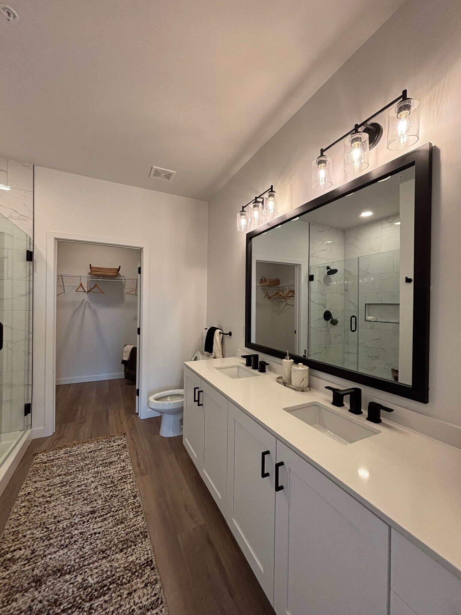 Building Photo - 2001 Embassy Dr