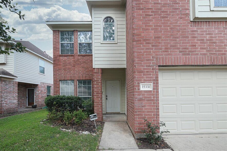 Building Photo - 15331 Hickory Dale St
