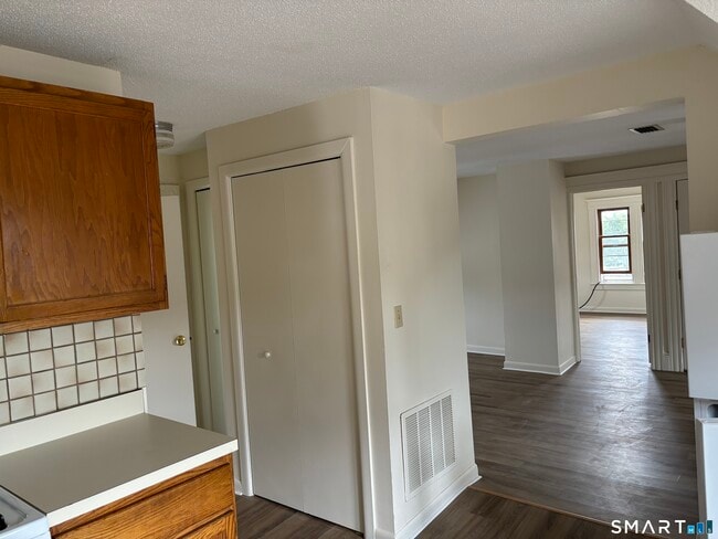 Building Photo - 1310 Stanley St