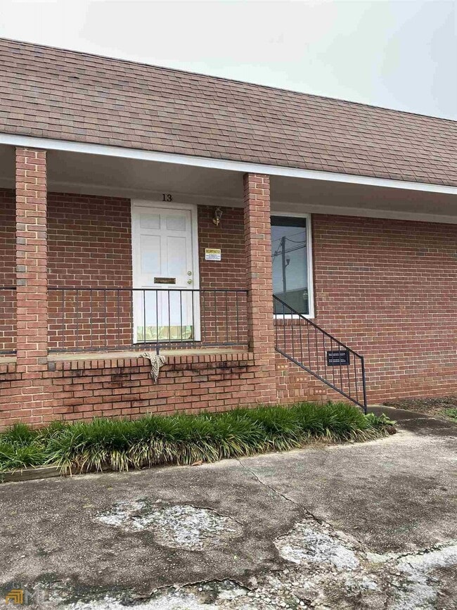 Building Photo - 11 Carolina St