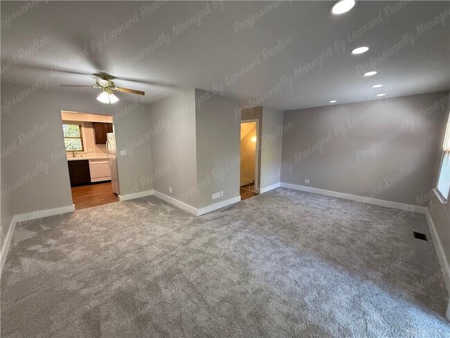 Building Photo - 2154 Willowgrove Ave