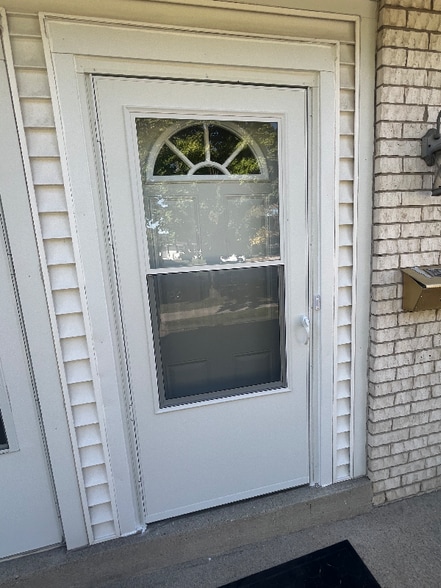 Building Photo - 2 S Grand Ave