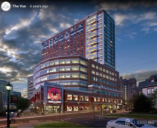 Building Photo - 110 Somerset St