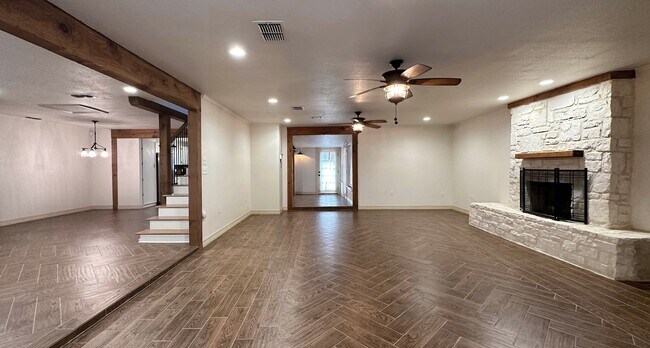 Building Photo - China Grove 4 bedroom, 3 bathroom