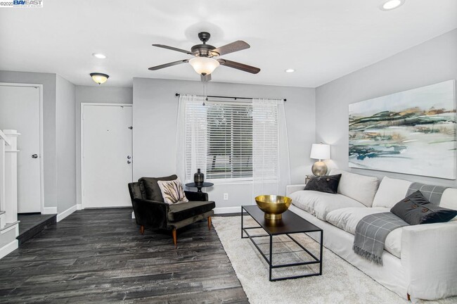 Building Photo - 1337 Spring Valley Common