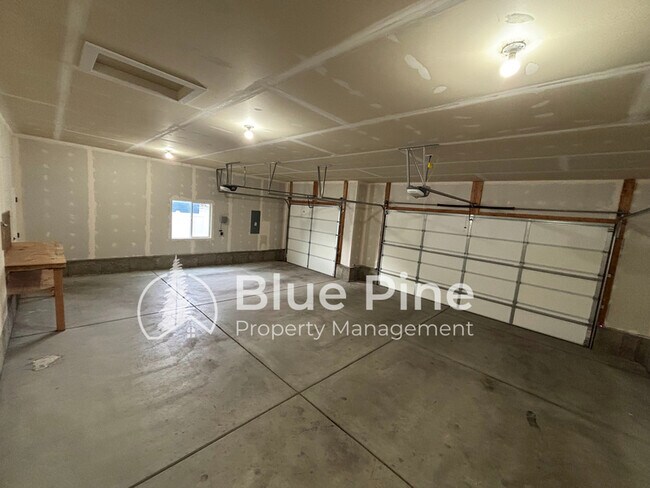 Building Photo - 6879 Bedford Ave