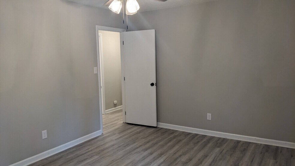 Second bedroom - 4113 Arckelton Dr