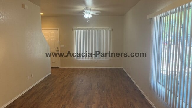 Building Photo - Gated Two Bedroom Townhome