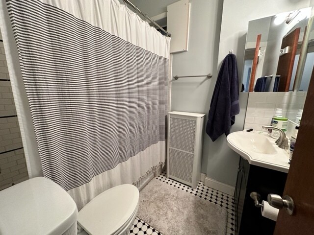 Building Photo - 5463 S Ingleside Ave