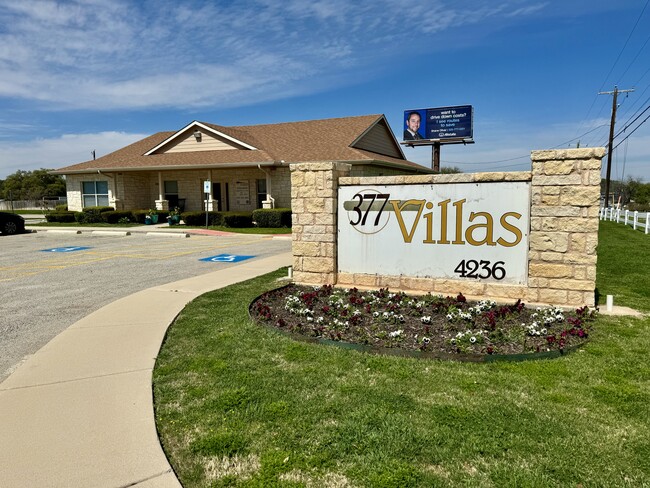 Building Photo - Villas of Brownwood