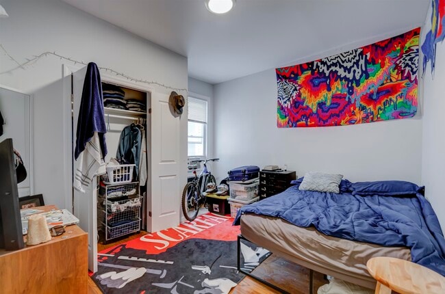 Building Photo - 164 Orient St