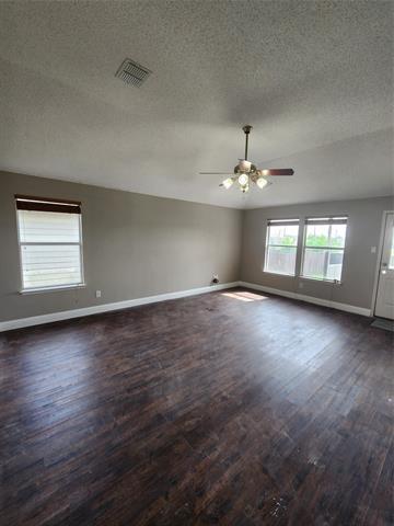 Building Photo - 907 Live Oak Dr