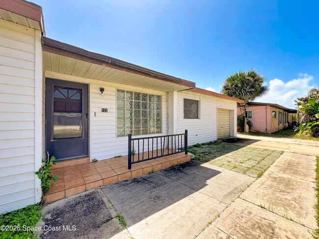 Building Photo - 122 Eden Ave