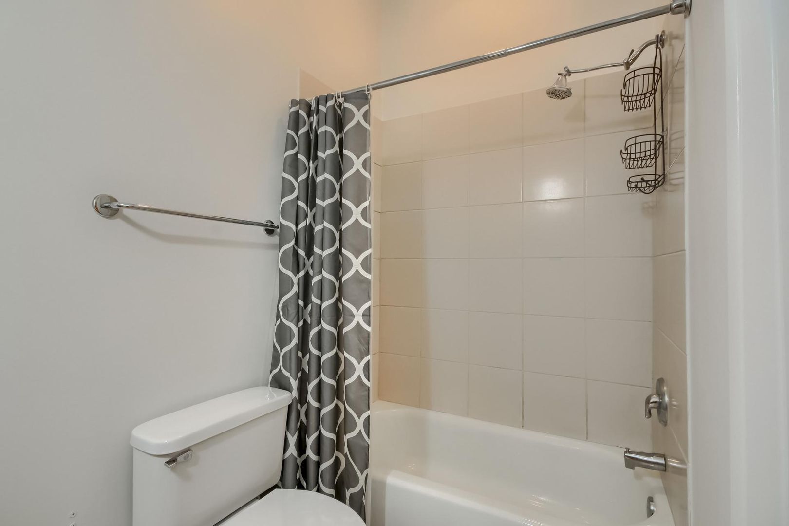 Building Photo - 525 E 6th St