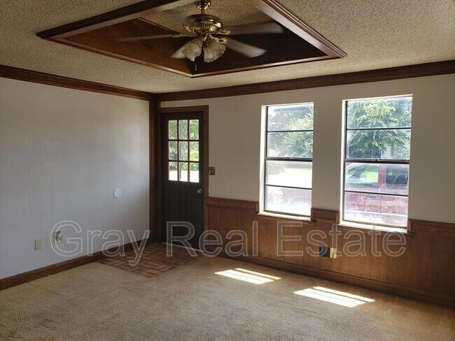 Building Photo - 723 N Highland Ave