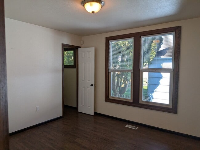 Building Photo - Charming 1918 Historic Home in North Evere...