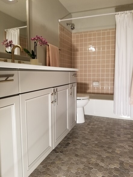 Building Photo - 1030 Davidson Dr