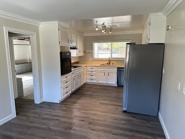 Building Photo - Updated 3 Bedroom, 2 Bathroom Single Family Home in Rural Danville Location