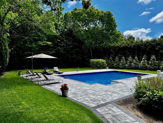 Building Photo - 24 Bridle Path