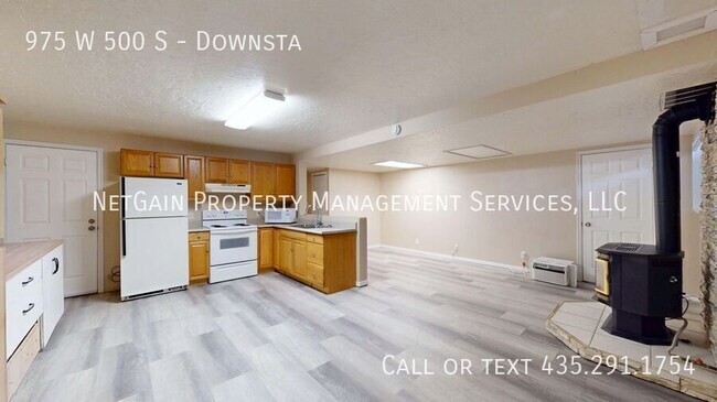 Building Photo - 975 W 500 S