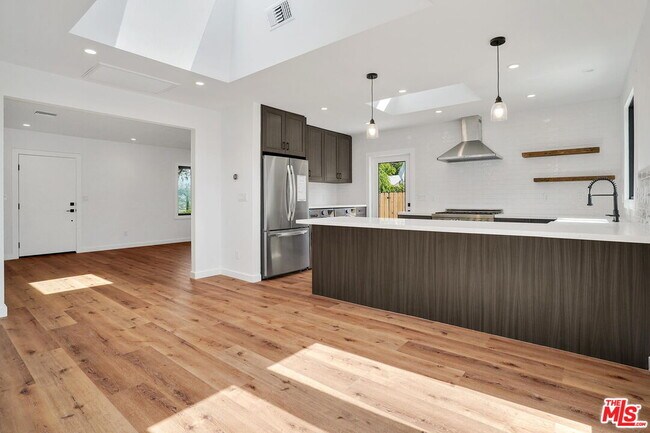 Building Photo - 4130 Verdugo View Dr