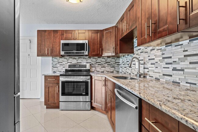 Building Photo - 204 Foxtail Dr