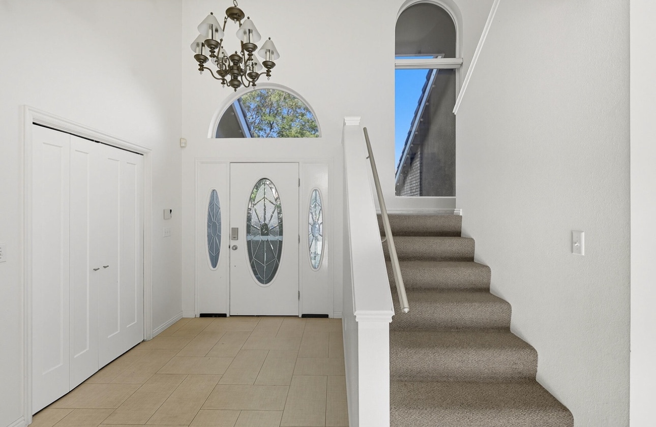 Building Photo - 298 S Staci Ct