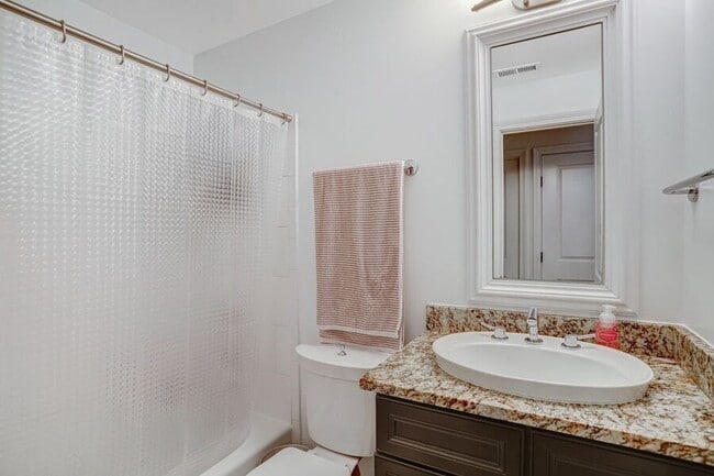 Building Photo - 1323 Clifton St NW