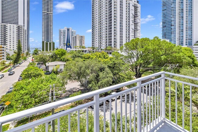 Building Photo - 2275 Biscayne Blvd Blvd