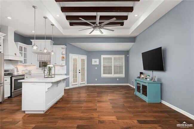 Building Photo - 13 Kingsborough Ave