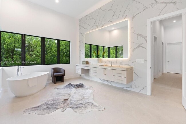 Building Photo - 14930 SW 16 Ct