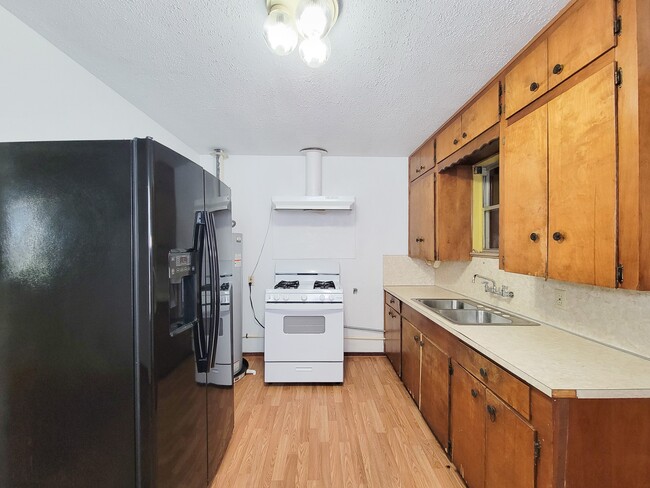 Building Photo - 409 N Parrish St