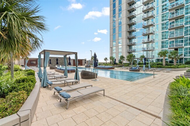 Building Photo - 5925 Almeda Rd