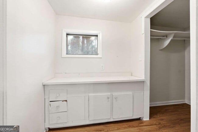 Building Photo - 3831 King Dr