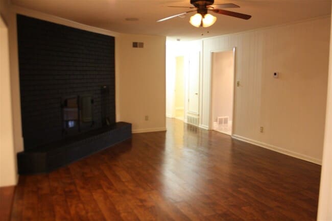 Building Photo - 1833 Greensprings Ln