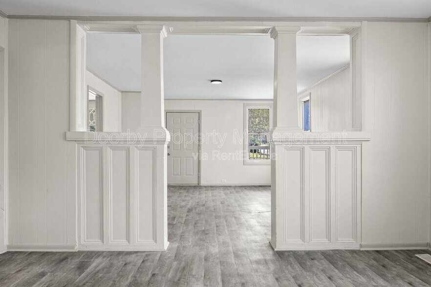 Building Photo - 1601 Arlington Ave