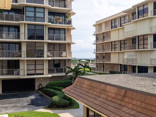 Building Photo - 3200 S Ocean Blvd