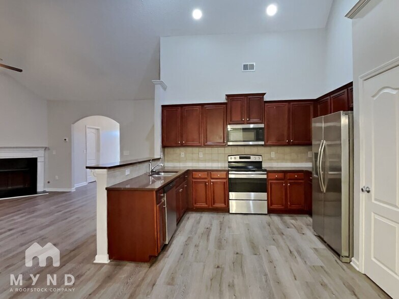 Building Photo - 9033 Aldbury Dr