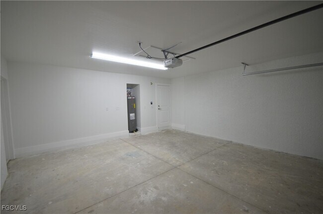 Building Photo - 1132 Edelweiss St E