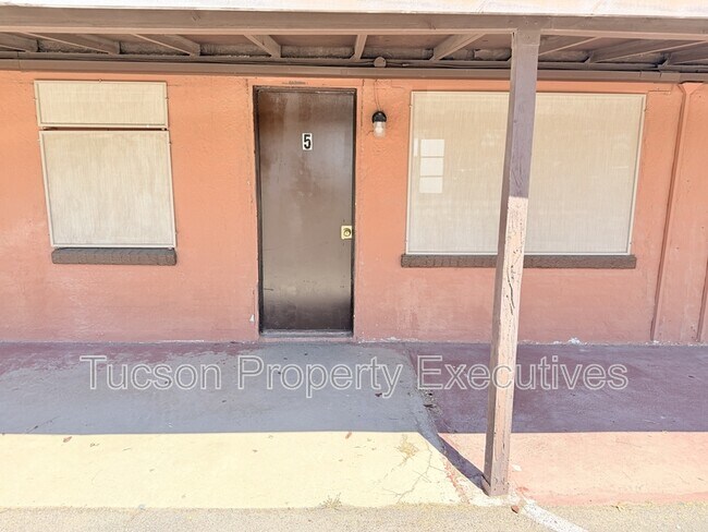 Building Photo - 3314 E Benson Hwy