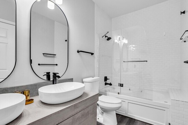 Building Photo - 2100 Van Buren St