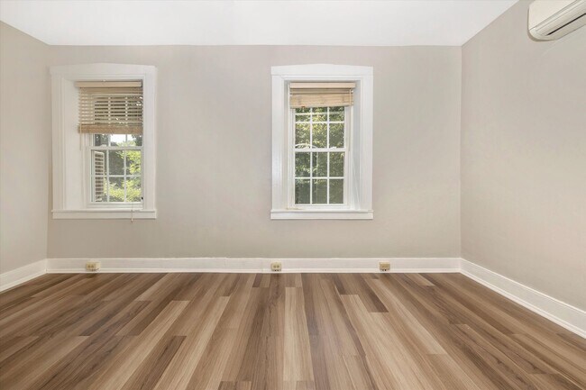 Building Photo - 4 S Westside Ave