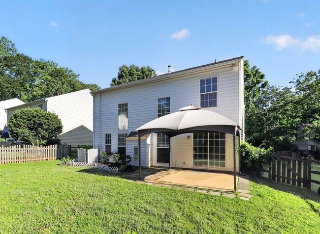 Building Photo - Beautiful 3BD/2.5BA Home in the Edinburgh Community of Ballantyne!