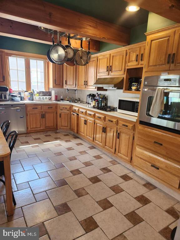 Building Photo - 122 Cornell Rd