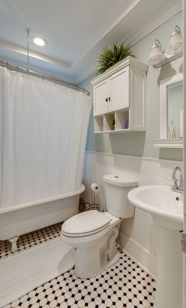 Building Photo - Beautiful Cleveland Park Bungalow, just 2 ...